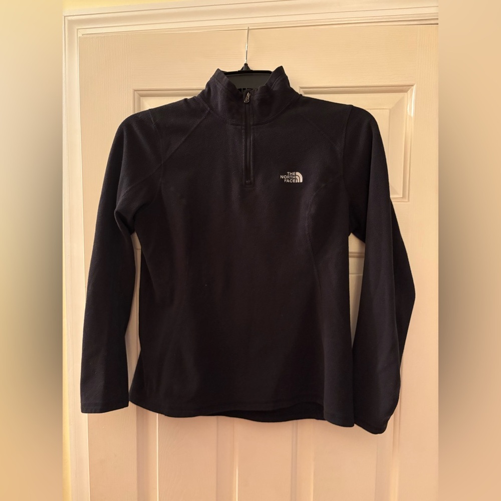 Woman’s The North Face quarter zip